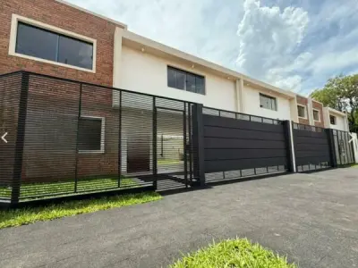 Residência à venda no Cuarto Barrio, Luque 2