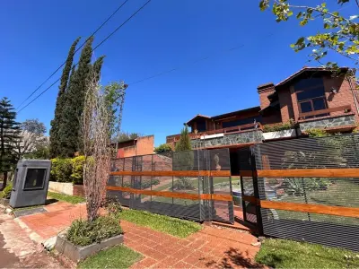 House for sale in Encarnación, Itapúa 2