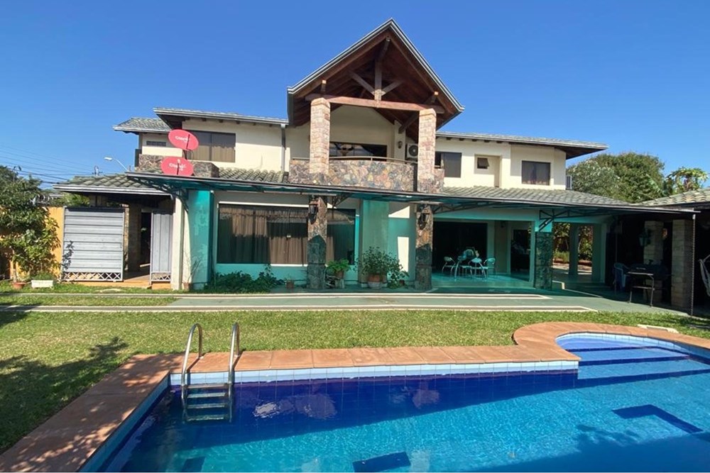 Residência à venda em Lambaré, Bairro Kennedy – 5 dormitórios