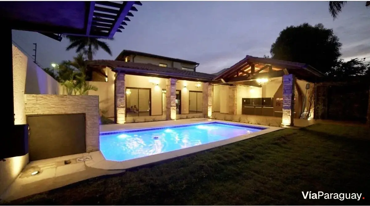 Exclusive Residence for Sale in Laguna Grande, Fernando de la Mora