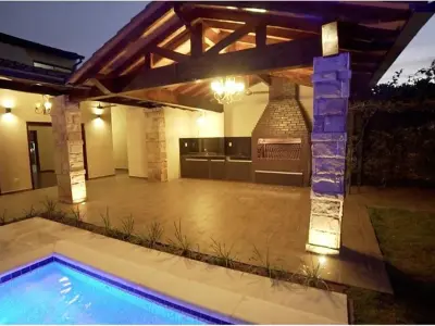 Exclusive Residence for Sale in Laguna Grande, Fernando de la Mora 2