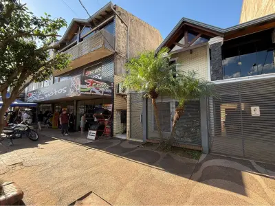 Residência moderna e espaço comercial à venda em Encarnación 2