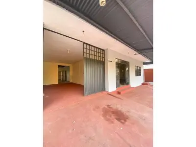 Salón comercial con depósito en venta en Laurelty 3