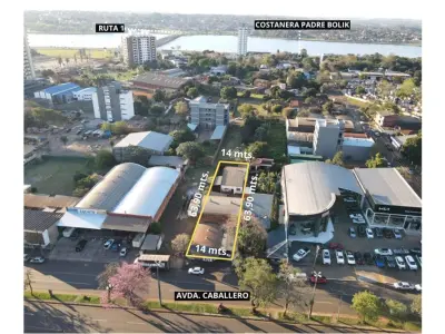 Salão comercial com casa e depósitos à venda em Encarnación 3