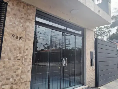 Salão comercial para alugar a poucos metros da Av. Primer Presidente 2