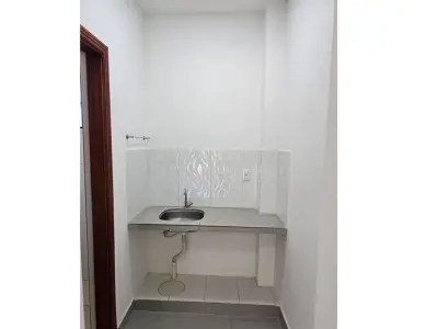 Salão comercial para alugar de 50 m² em Ciudad del Este 4