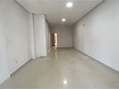 Salão comercial para alugar em Bernardino Caballero 2