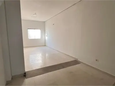 Salão comercial para alugar em Bernardino Caballero 3
