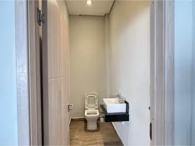 Salão comercial para alugar em Bernardino Caballero 4