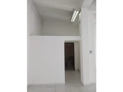 Salão comercial para alugar no centro de Itauguá 3