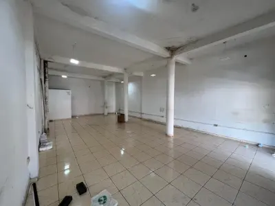 Salão comercial para alugar em Las Mercedes, Presidente Franco 2