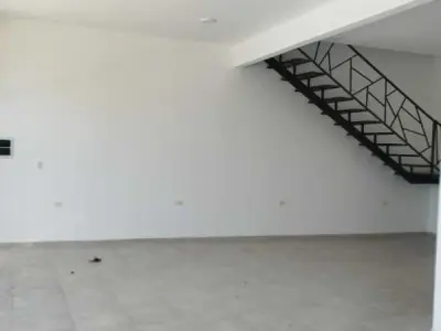 Salón comercial en alquiler en Mariano Roque Alonso — 100 m², a estrenar 3