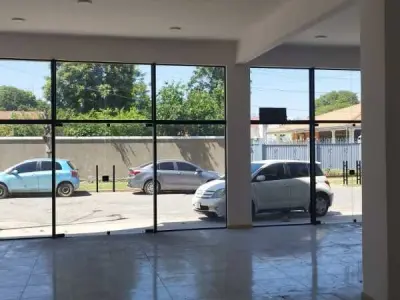 Salón comercial en alquiler en Mariano Roque Alonso — 100 m², a estrenar 4