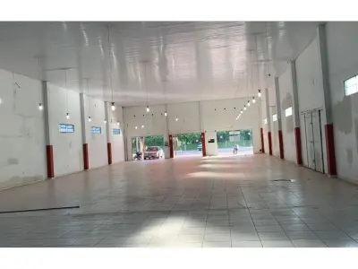 Salão comercial para alugar em Salto del Guairá 2