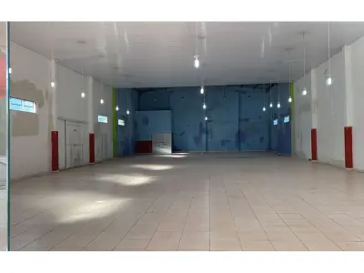 Salão comercial para alugar em Salto del Guairá 3
