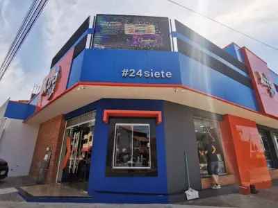 Salón comercial en alquiler en Ycuá Satí, Asunción 3