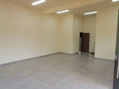 Salão comercial para alugar em frente ao Hospital Distrital 4