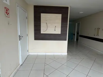 Salão comercial para alugar para clínica em La Paloma 4