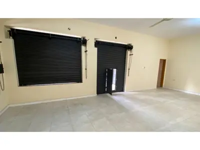 Salão comercial para alugar na Av. Colón, Sajonia 3