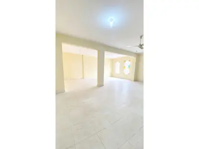 Salão comercial para alugar na Av. Colón, Sajonia 4