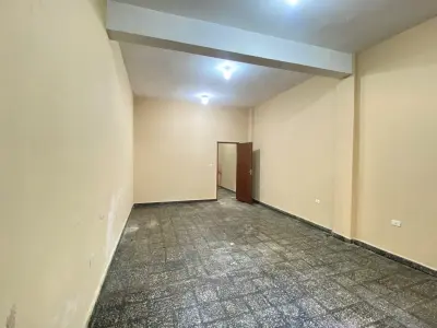 Salón comercial en alquiler sobre Av. Defensores del Chaco, Lambaré 3