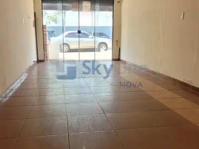 Salón comercial en alquiler sobre Av. Defensores del Chaco, San Lorenzo 2