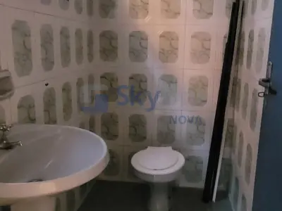 Salón comercial en alquiler sobre Av. Defensores del Chaco, San Lorenzo 4