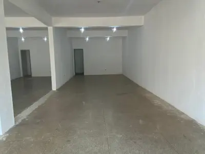 Salão comercial para alugar na Av. Irrazábal, Encarnación 2