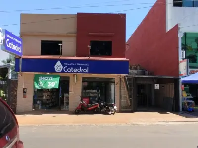 Salón comercial en Barrio Catedral, Encarnación 4