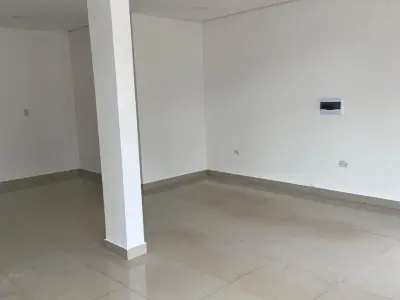 Salão Comercial à Venda em J. Augusto Saldívar 4