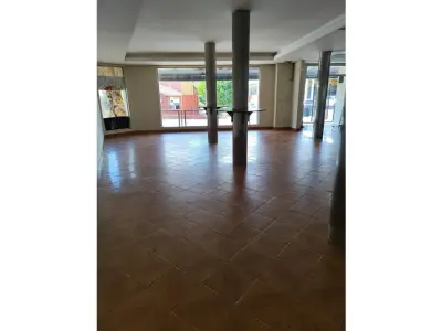 Salón comercial en venta en Pitiantuta, Fernando de la Mora 4
