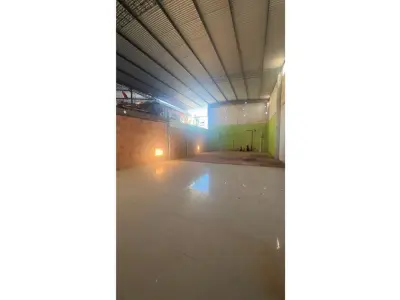 Salón comercial o depósito en alquiler en Pirayú 4