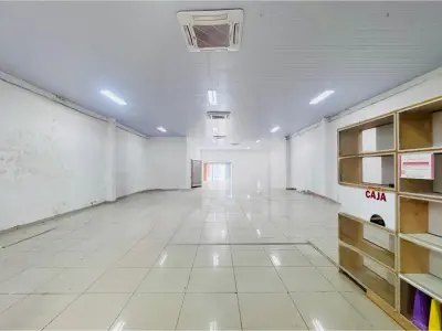 Salón comercial u oficina en alquiler en Villa Elisa 4