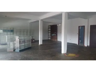 Salão comercial e apartamento para alugar em San Lorenzo 3