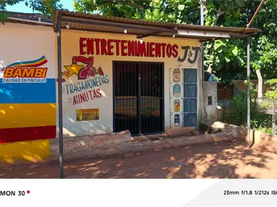 Salões comerciais à venda em Julián Augusto Saldivar 3