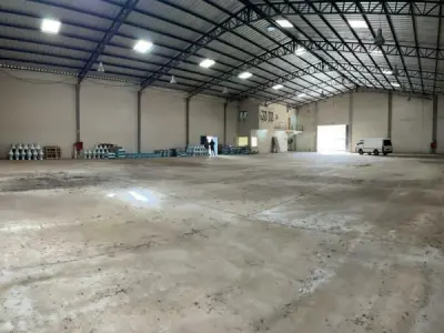 Showroom à venda na Rota 8, Coronel Oviedo 4