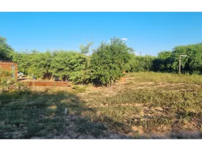 Terreno amplio en venta en el centro de Loma Plata 3