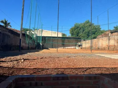 Terreno amurallado de 490 m² en venta en Lambaré 2