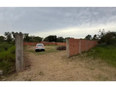Terreno murado à venda em Mora Kue, Luque 2
