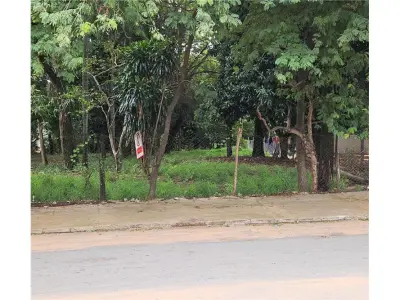 Terreno comercial à venda no Centro de Ñemby 3