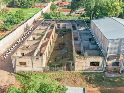 Terreno comercial à venda em esquina em Capiatá 5