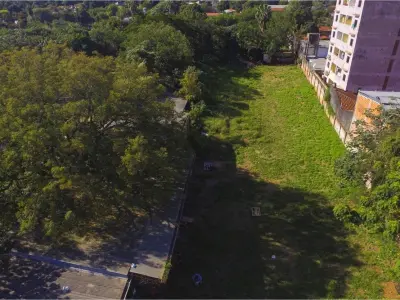Terreno comercial à venda em Fernando de la Mora 4