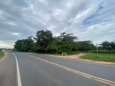 Terreno comercial à venda em Loma Pero, Villeta 4
