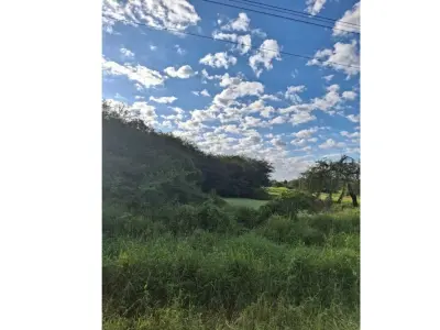 Terreno comercial en venta en Loma Plata, Boquerón 4