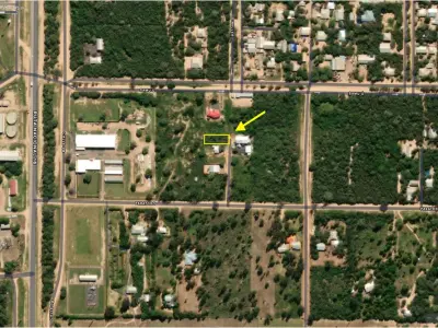 Commercial land for sale on Miller street, Colonia Fernheim 3