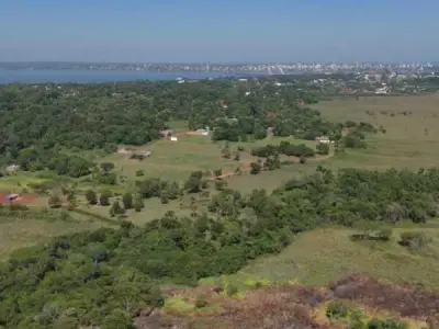 Terreno con arroyo en venta, San Isidro, Encarnación 2