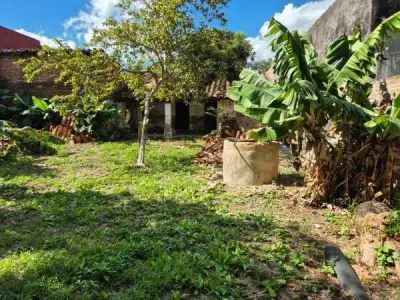 Terreno con casa a demoler en venta en Tacumbu, Asunción 2