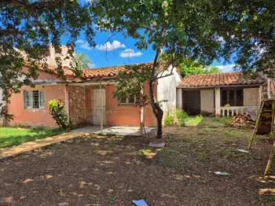 Terreno con casa a demoler en venta en Tacumbu, Asunción 3