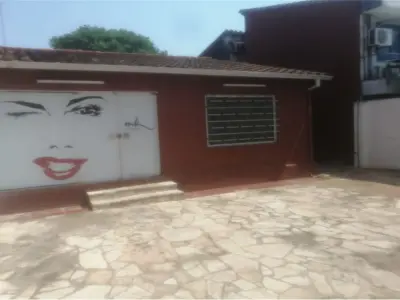 Terreno com casa para reformar à venda em Mburicaó 4