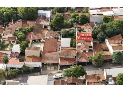 Terreno con casa a refaccionar en venta en Recoleta 2